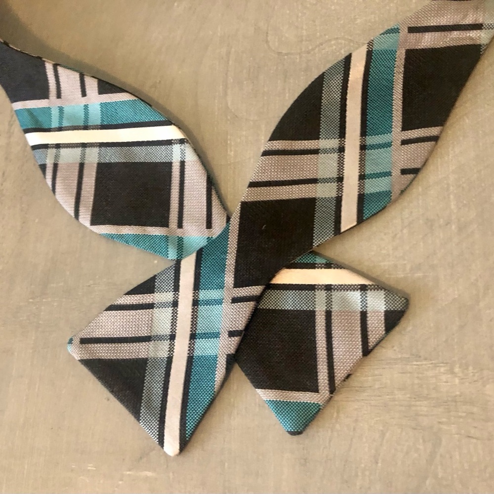 MICHAEL KORS Mens Plaid One Size 100% Silk Bow Tie Charcoal/Silver/Teal